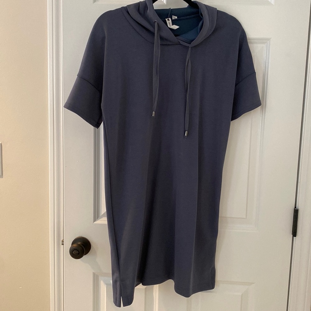 Cable &Gauge Performance Hooded Dress